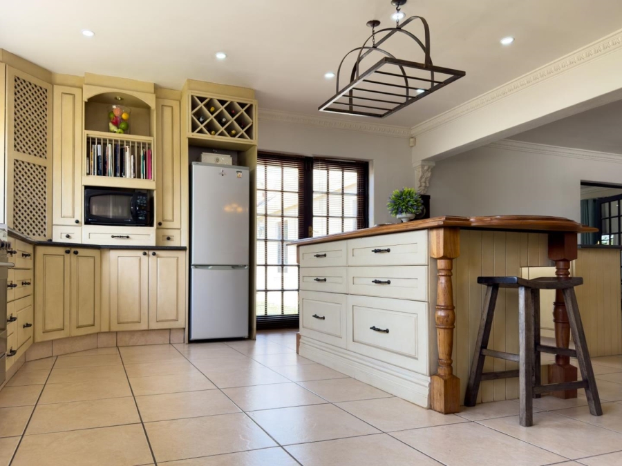5 Bedroom Property for Sale in Blue Saddle Ranches Gauteng