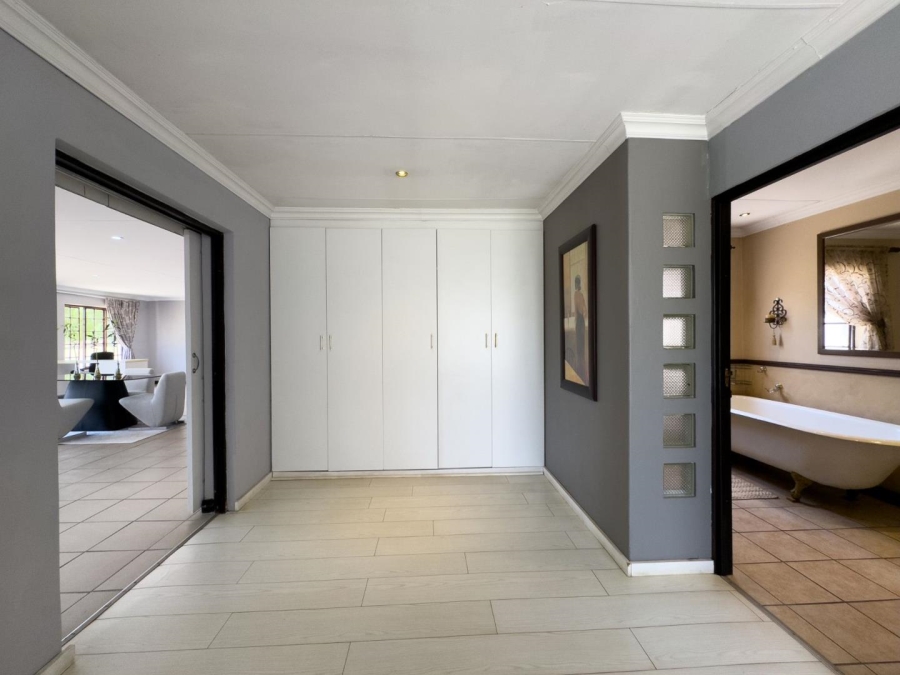5 Bedroom Property for Sale in Blue Saddle Ranches Gauteng
