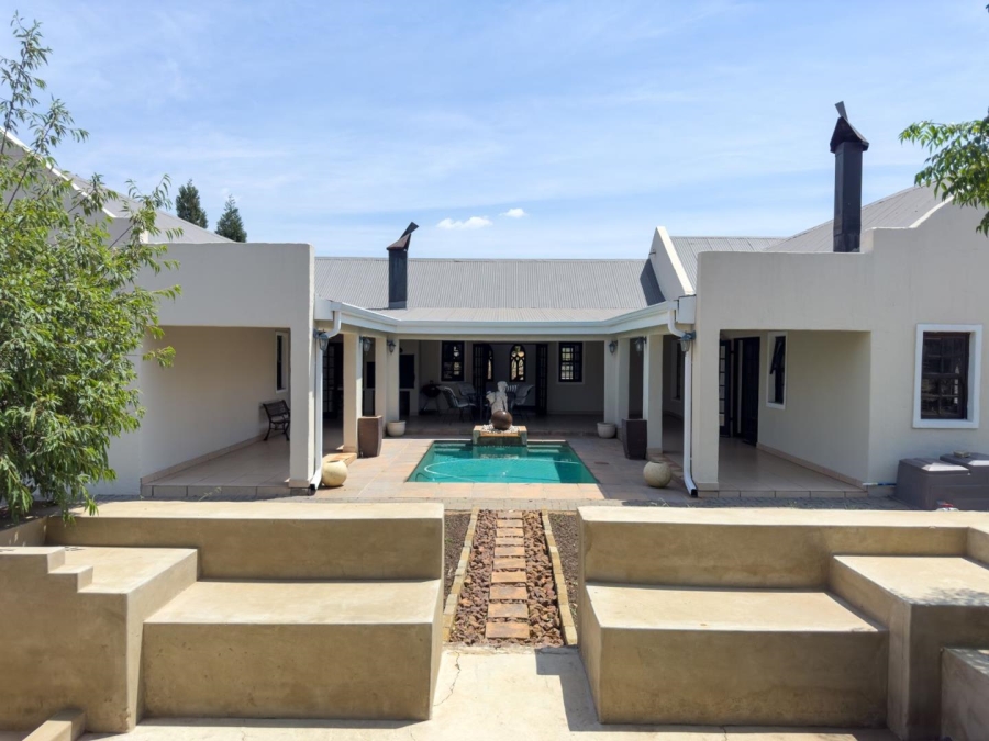 5 Bedroom Property for Sale in Blue Saddle Ranches Gauteng