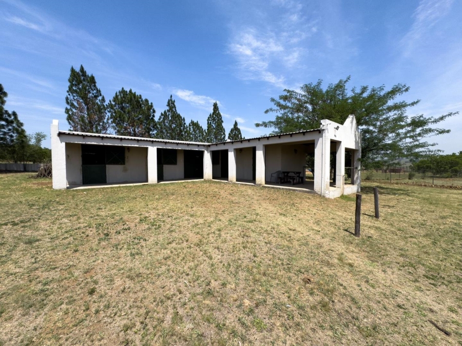 5 Bedroom Property for Sale in Blue Saddle Ranches Gauteng