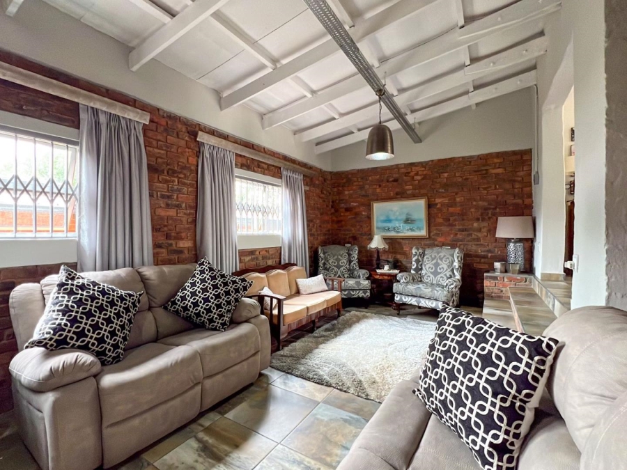 5 Bedroom Property for Sale in Blue Saddle Ranches Gauteng