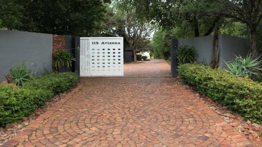 5 Bedroom Property for Sale in Blue Saddle Ranches Gauteng