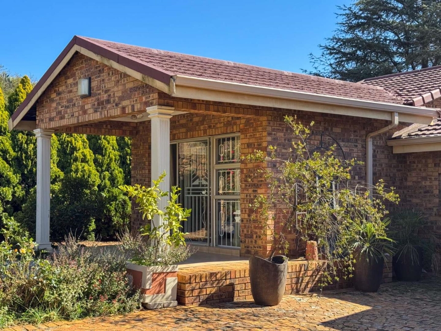 4 Bedroom Property for Sale in Blue Saddle Ranches Gauteng
