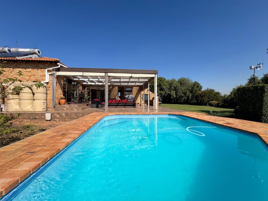 3 Bedroom Property for Sale in Blue Saddle Ranches Gauteng