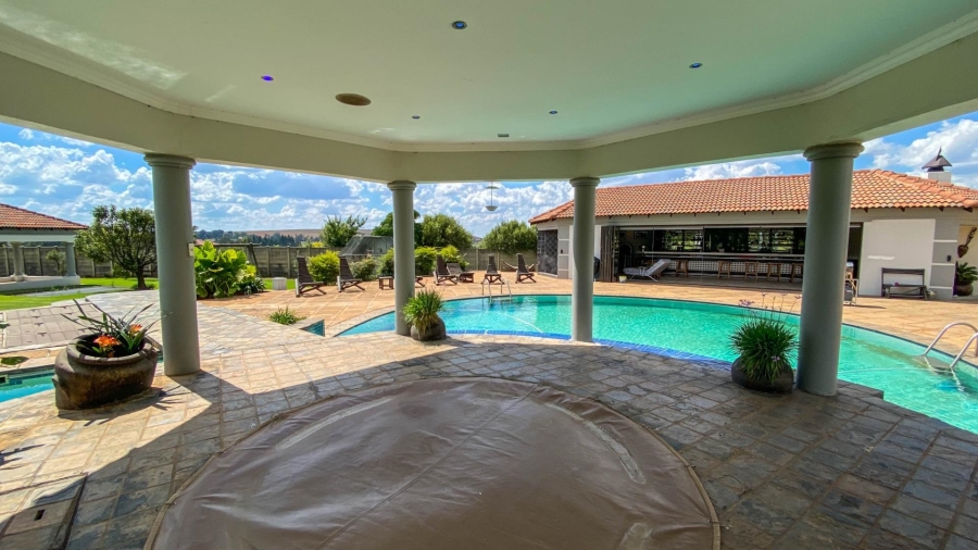 6 Bedroom Property for Sale in Blue Saddle Ranches Gauteng
