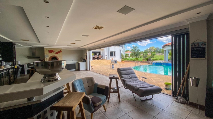 6 Bedroom Property for Sale in Blue Saddle Ranches Gauteng