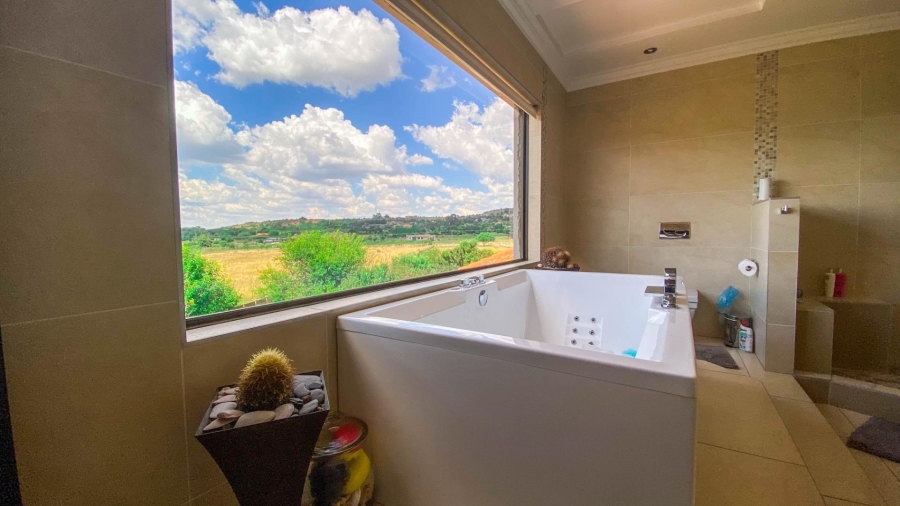 6 Bedroom Property for Sale in Blue Saddle Ranches Gauteng