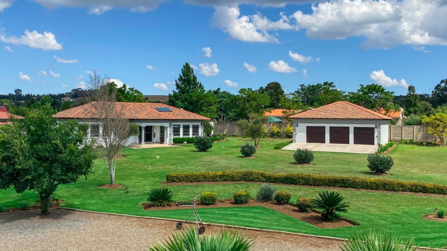 6 Bedroom Property for Sale in Blue Saddle Ranches Gauteng