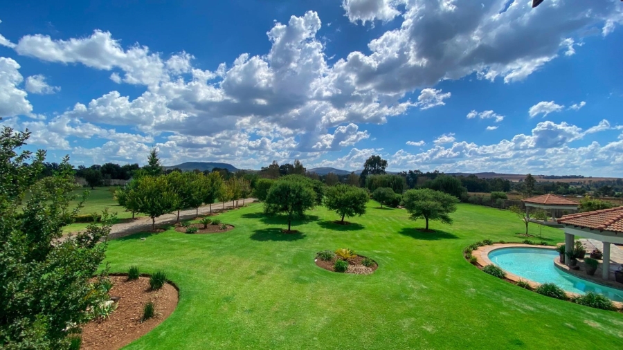 6 Bedroom Property for Sale in Blue Saddle Ranches Gauteng