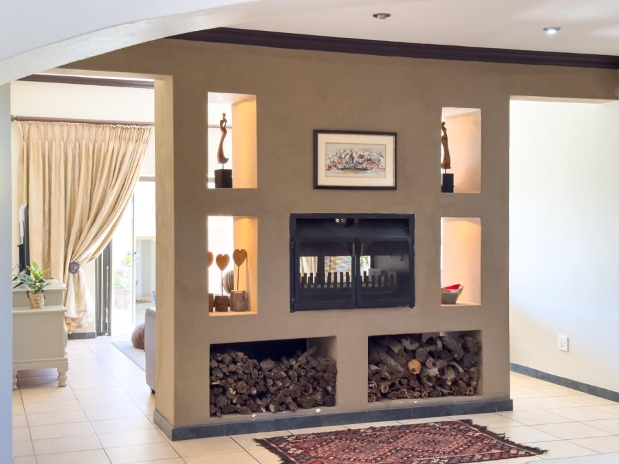 5 Bedroom Property for Sale in Blue Saddle Ranches Gauteng