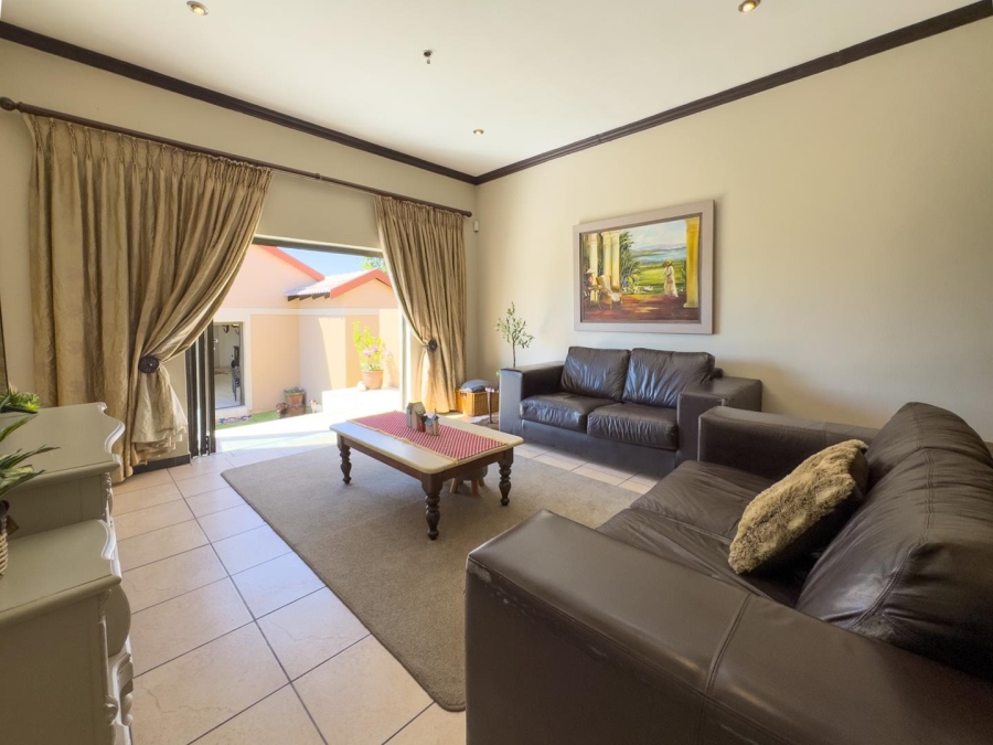 5 Bedroom Property for Sale in Blue Saddle Ranches Gauteng