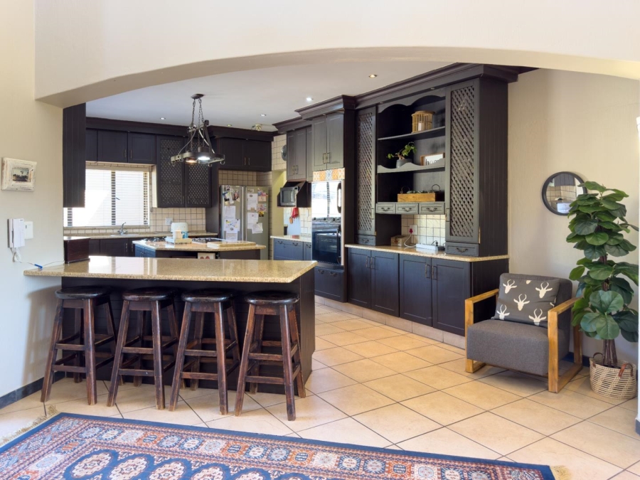 5 Bedroom Property for Sale in Blue Saddle Ranches Gauteng