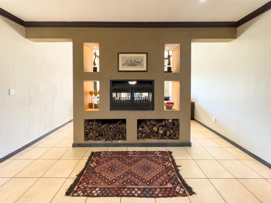 5 Bedroom Property for Sale in Blue Saddle Ranches Gauteng