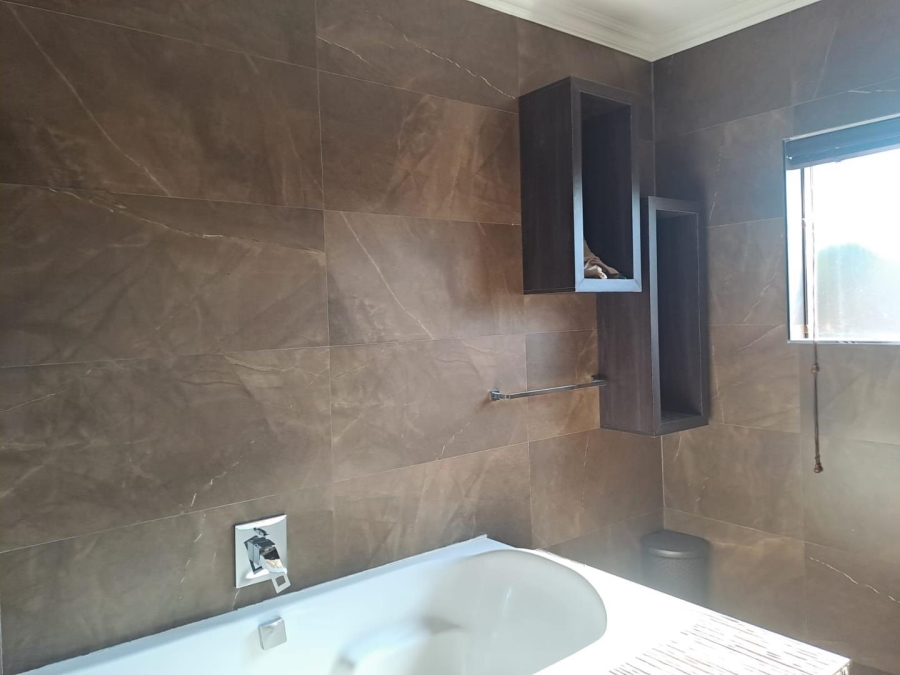 4 Bedroom Property for Sale in Leachville Gauteng
