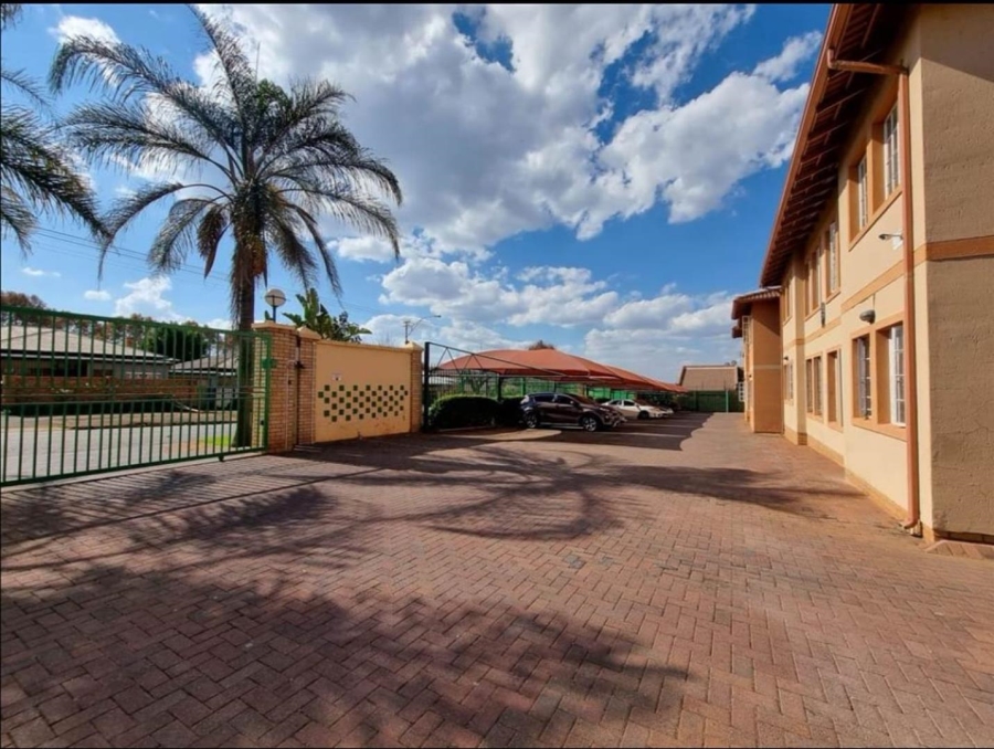 2 Bedroom Property for Sale in Bezuidenhout Valley Gauteng