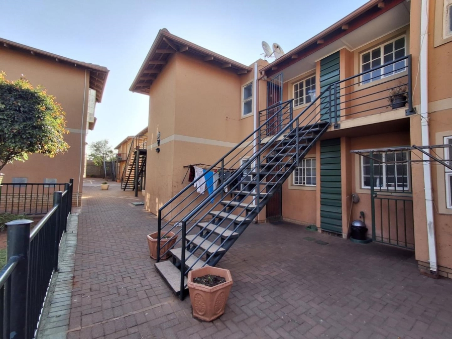 2 Bedroom Property for Sale in Bezuidenhout Valley Gauteng