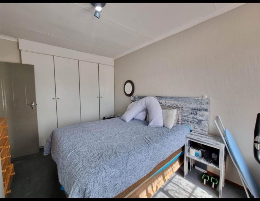 2 Bedroom Property for Sale in Bezuidenhout Valley Gauteng