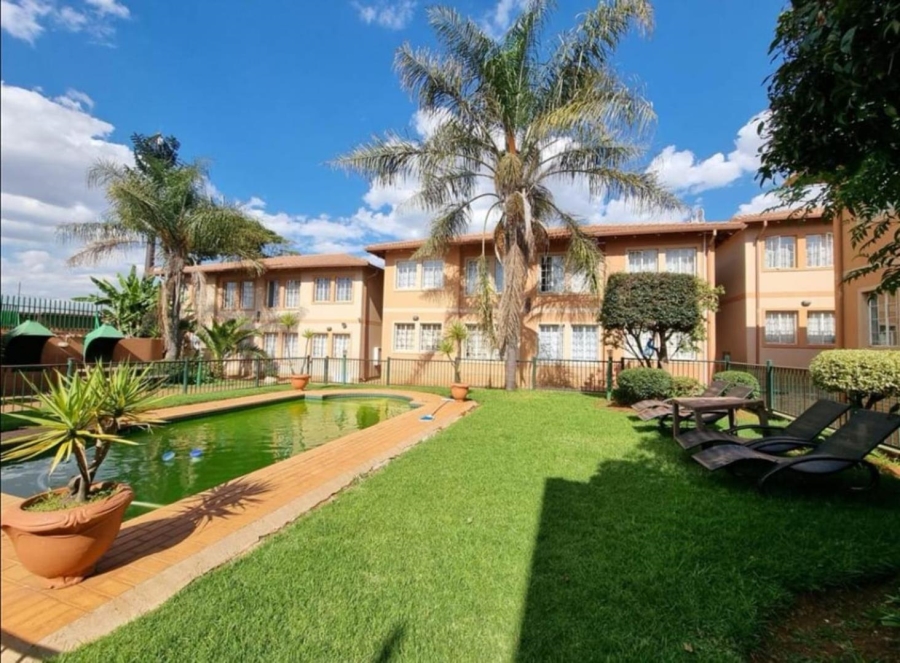 2 Bedroom Property for Sale in Bezuidenhout Valley Gauteng