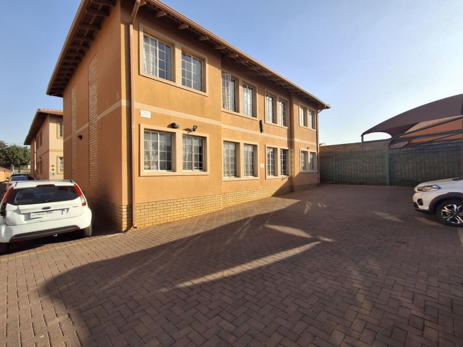 2 Bedroom Property for Sale in Bezuidenhout Valley Gauteng