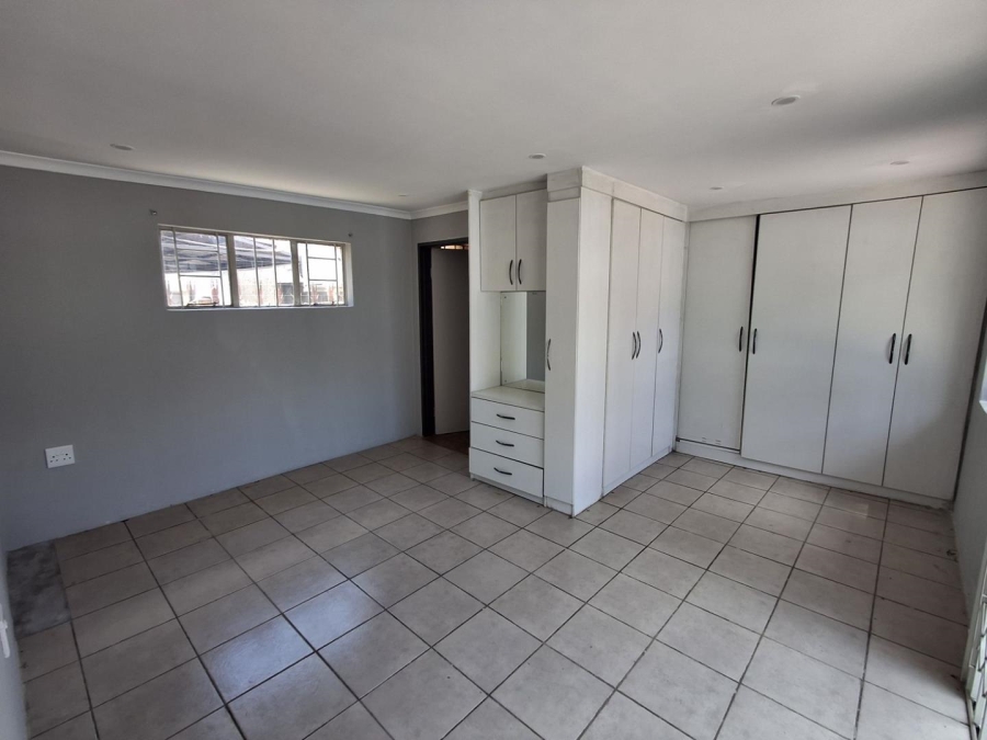 4 Bedroom Property for Sale in Bezuidenhout Valley Gauteng