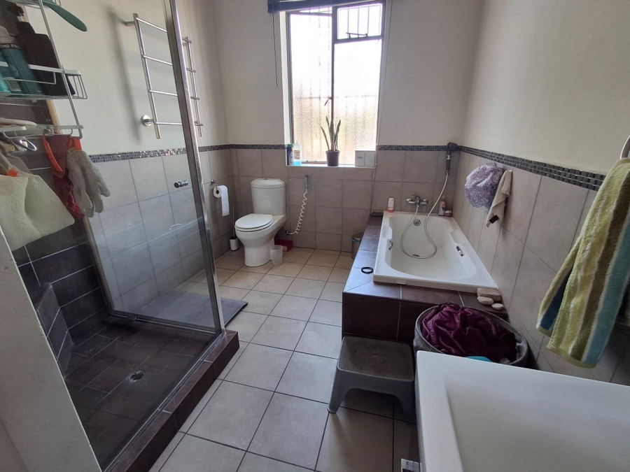 3 Bedroom Property for Sale in Bezuidenhout Valley Gauteng