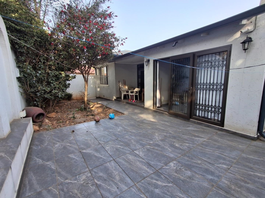 3 Bedroom Property for Sale in Bezuidenhout Valley Gauteng