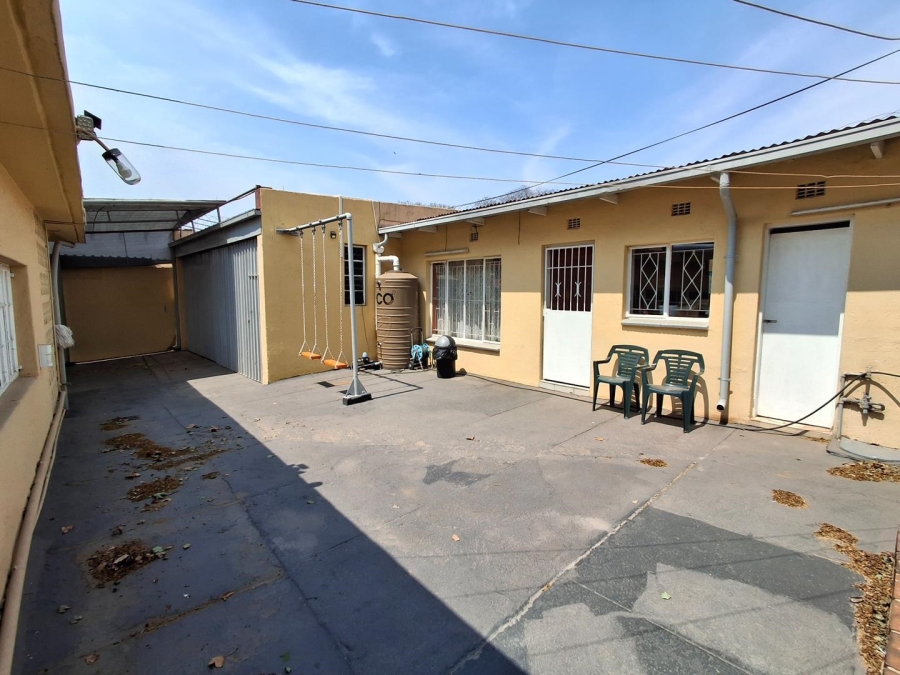 4 Bedroom Property for Sale in Bezuidenhout Valley Gauteng
