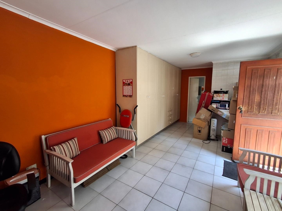 4 Bedroom Property for Sale in Bezuidenhout Valley Gauteng