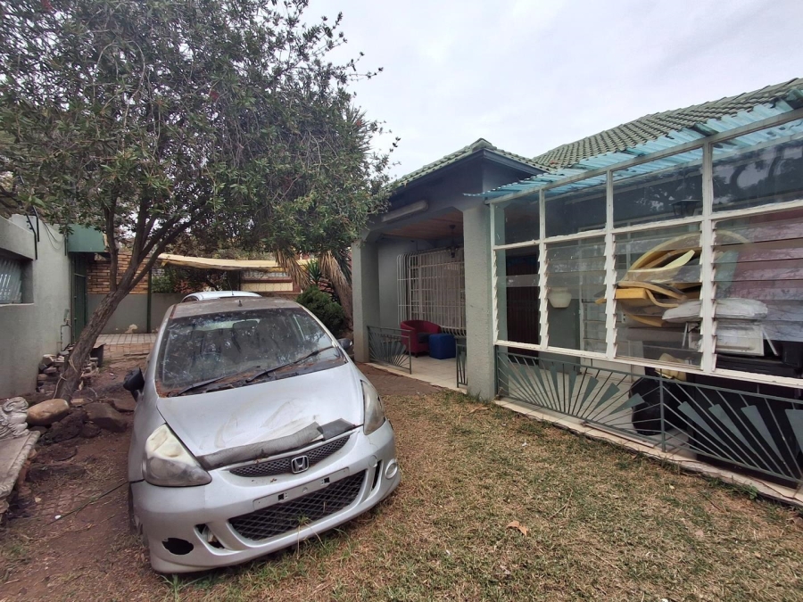 3 Bedroom Property for Sale in Bezuidenhout Valley Gauteng