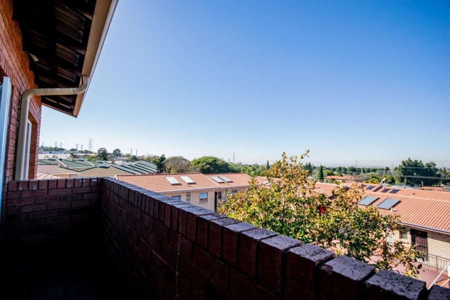 1 Bedroom Property for Sale in Primrose Hill Gauteng