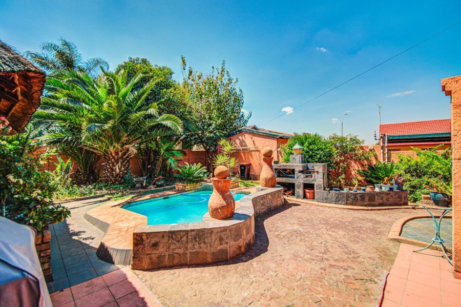 4 Bedroom Property for Sale in Marlands Gauteng