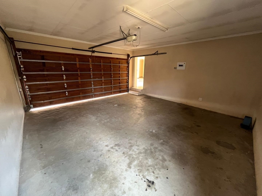 3 Bedroom Property for Sale in Hughes Gauteng