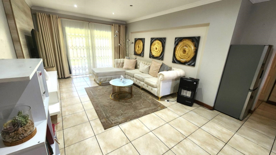 2 Bedroom Property for Sale in Primrose Hill Gauteng