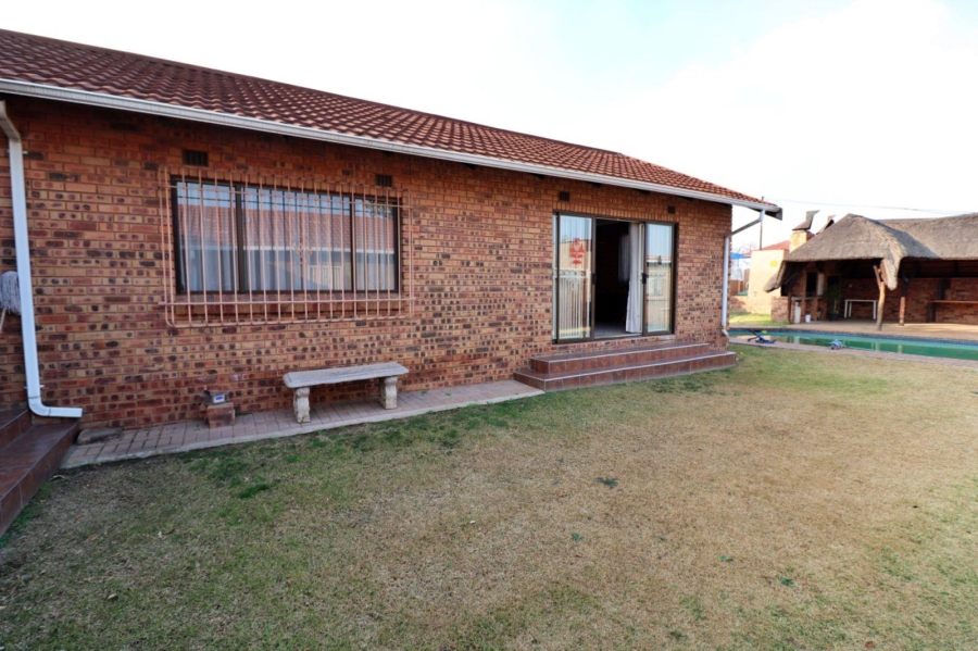 4 Bedroom Property for Sale in Primrose Gauteng