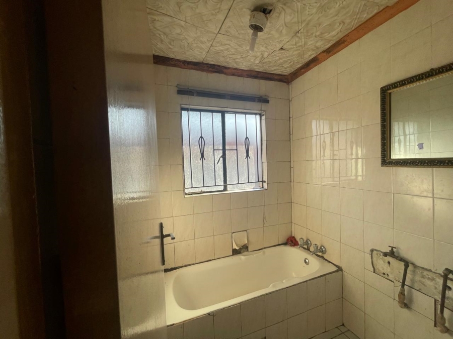 2 Bedroom Property for Sale in Protea Glen Gauteng