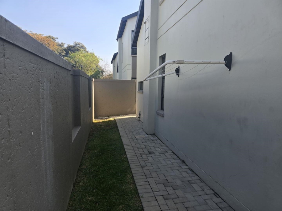 3 Bedroom Property for Sale in Broadacres Gauteng