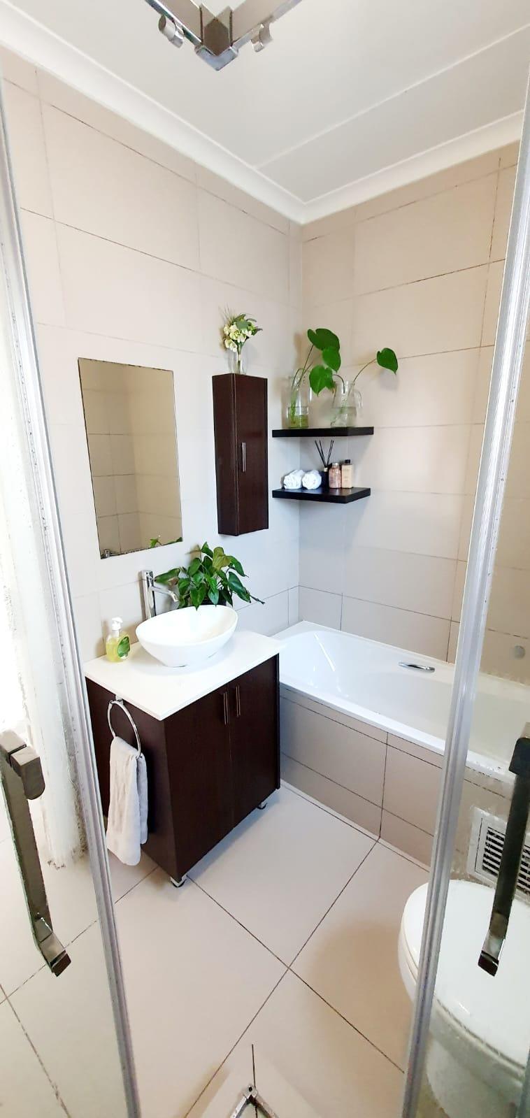 2 Bedroom Property for Sale in Broadacres Gauteng