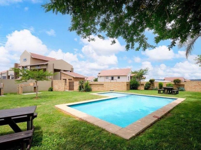 3 Bedroom Property for Sale in North Riding Gauteng