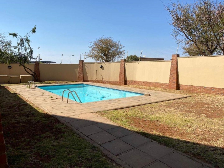 3 Bedroom Property for Sale in Halfway Gardens Gauteng