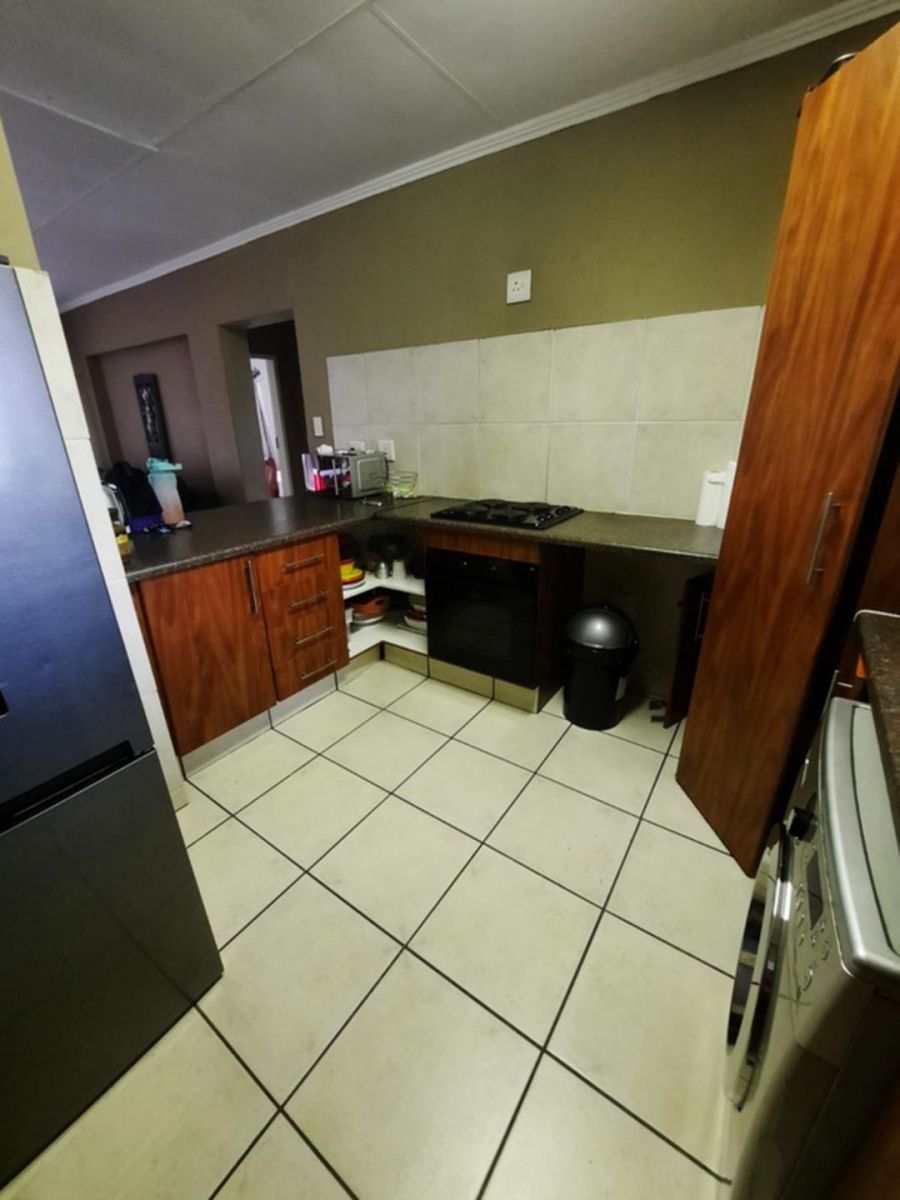 2 Bedroom Property for Sale in Bloubosrand Gauteng