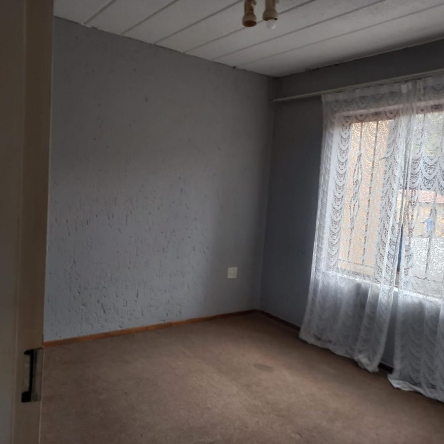2 Bedroom Property for Sale in Florida Lake Gauteng