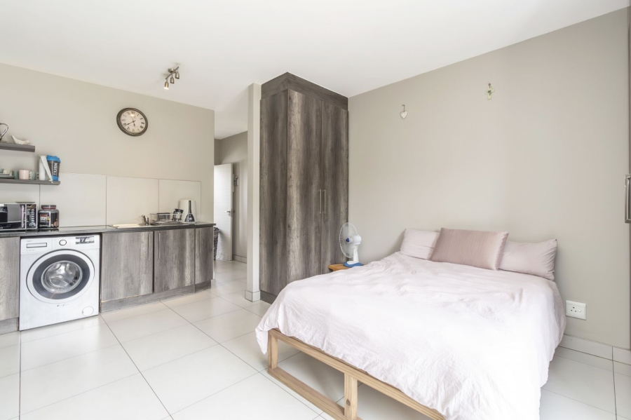 1 Bedroom Property for Sale in Bryanston West Gauteng