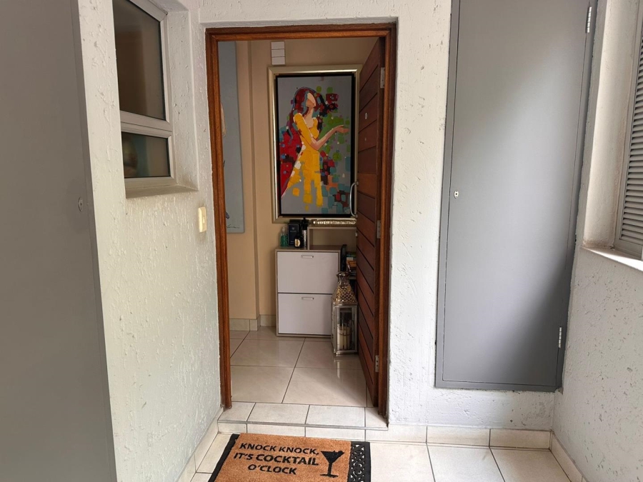 2 Bedroom Property for Sale in Sandhurst Gauteng