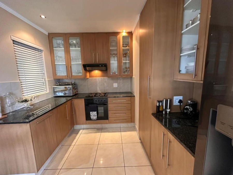2 Bedroom Property for Sale in Sandhurst Gauteng