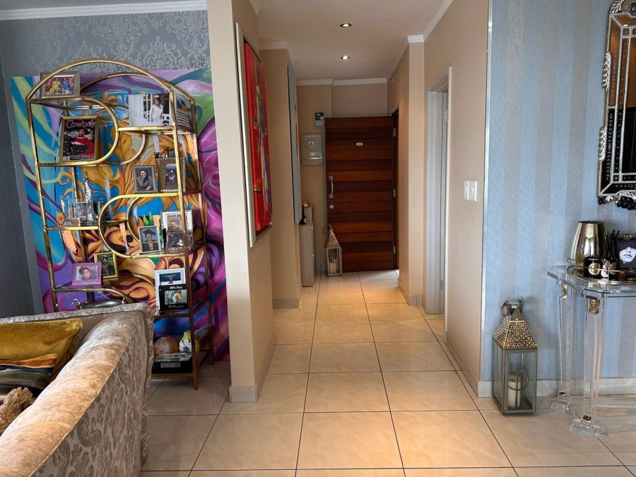 2 Bedroom Property for Sale in Sandhurst Gauteng