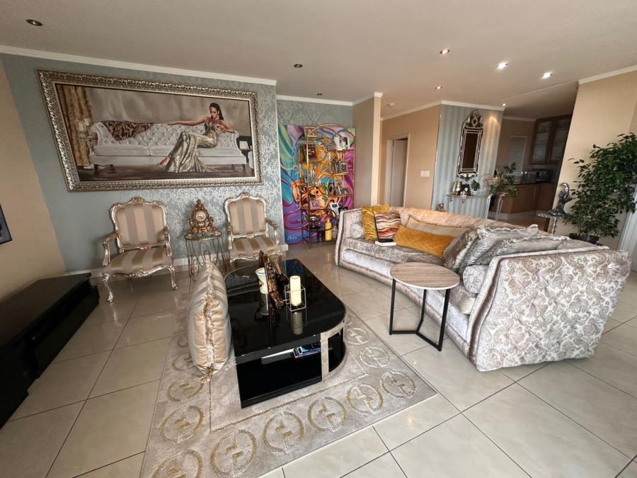 2 Bedroom Property for Sale in Sandhurst Gauteng