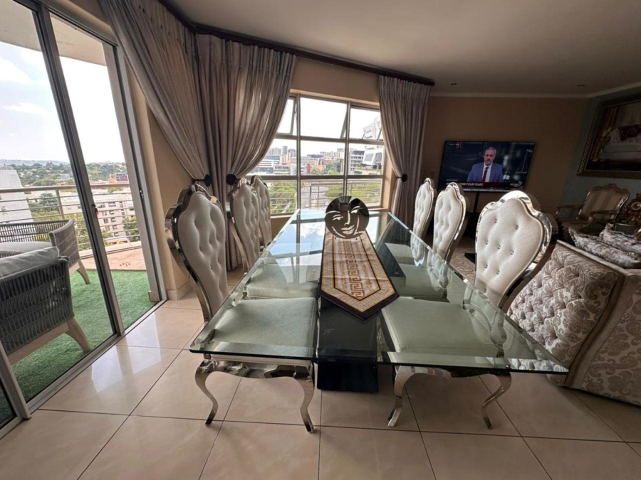 2 Bedroom Property for Sale in Sandhurst Gauteng