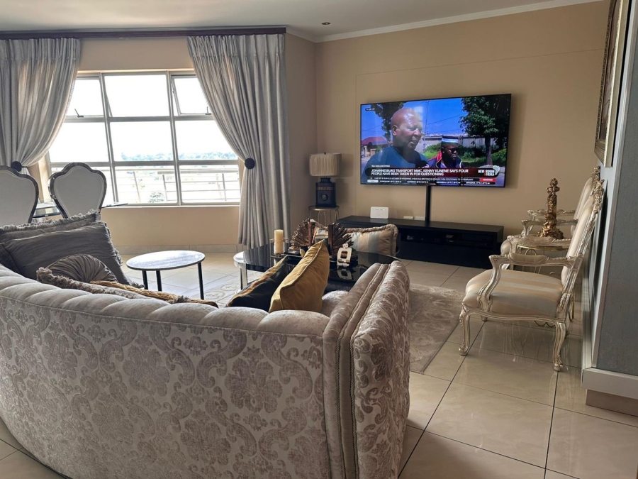 2 Bedroom Property for Sale in Sandhurst Gauteng