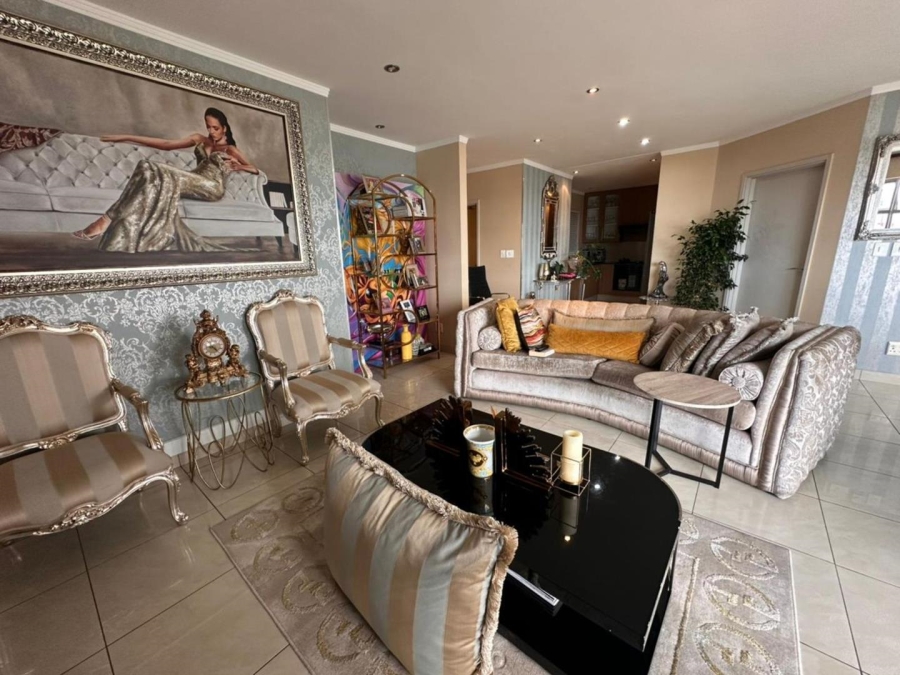 2 Bedroom Property for Sale in Sandhurst Gauteng