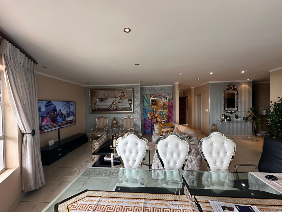 2 Bedroom Property for Sale in Sandhurst Gauteng